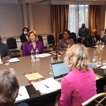 Travail des enfants dans le cacao : Ce que Mme Ouattara a dit à la société civile belge