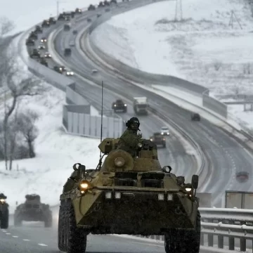 Ukraine : premiers retraits russes aux abords des zones frontalières