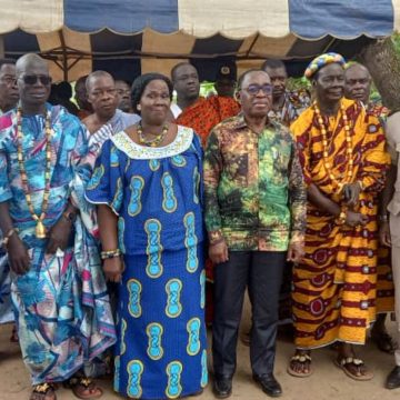 Adjouan : Aka Aouélé présente sa suppléante aux populations