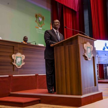 ph. Ouattara devant le congrès à Yamoussoukro Côte d’Ivoire/ Après le discours d’Alassane Ouattara sur l’état de la Nation : L’ONG FIDHOP se dit insatisfaite