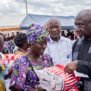 Côte d’Ivoire / Sous-préfecture de Bayota : Alcide Djédjé comble les mères et exhorte à la cohésion sociale