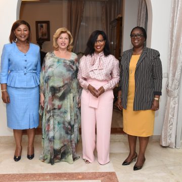 ph. Mme Ouattara et Elisabeth Moreno 2 Coopération Côte d’Ivoire – France : L’ex-ministre Elisabeth Moreno chez Mme Dominique Ouattara