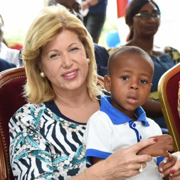 Humanitaire / La Case des Enfants : Les pensionnaires honorent leur « maman » Dominique Ouattara