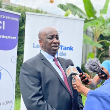 ph. Aly Touré et les libéraux Côte d’Ivoire / Face aux jeunes libéraux : Aly Touré expose la vision du Think tank «Cercle libéral»