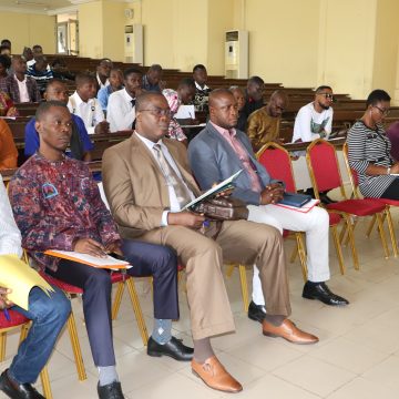 ph. Bouaké université Bouaké / Université Alassane Ouattara : Doctorants et jeunes docteurs formés à l’écriture, la communication et la publication scientifique
