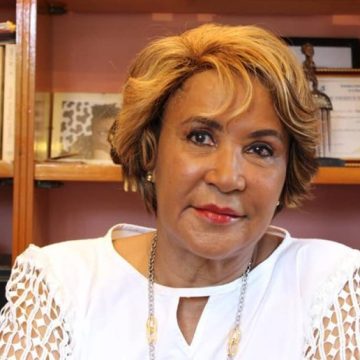 ph. Danièle Boni Claverie Côte d’Ivoire / Affaire 49 militaires ivoiriens détenus au Mali Danièle Boni-Claverie (URD-Opposition) : «Seules la diplomatie et la négociation doivent être privilégiées»
