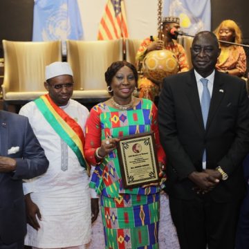 Leadership féminin en Afrique et dans le monde : Kandia Camara reçoit un Platinum Awards of Excellence à New-York