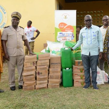 ph. dons ponvogo korhogo 2 Ponvogo (Korhogo) : La Fondation Tchépé offre des kits scolaires à 500 élèves