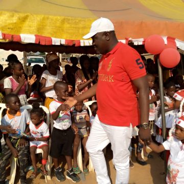 Arbre de Noël à Abobo : L’ONG Abobo Vision Nouvelle «gâte» des enfants de la commune