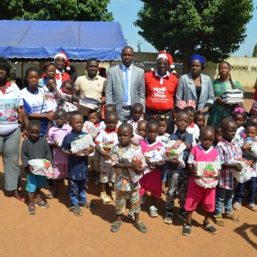 5e édition de « Noël pour Tous » Le « père » SENEC comble 3000 enfants