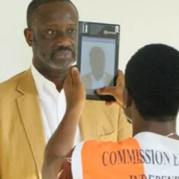 En Côte d’Ivoire depuis lundi : Tidjane Thiam se fait enrôler et regarde droit vers 2025