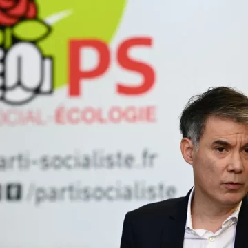 ph. crise au parti socialiste France / Parti socialiste (PS) Comment les socialistes résistent péniblement à la descente aux enfers