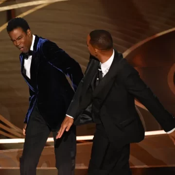 ph. gifle de will smith à chris rock Etats –Unis / Un an après le triste épisode de la gifle – Chris Rock attaque Will Smith dans son nouveau spectacle