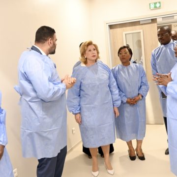 Assistance Médicale à la procréation – Dominique Ouattara salue l’expertise de la clinique Procréa