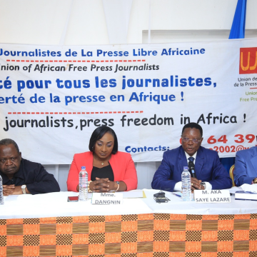 ph. panel sur concurrence audiovisuelle Panel sur « Concurrence audiovisuelle et bonne gouvernance » Mme Léontine Dangny (HACA) et Dr. Issa Sangaré Yeresso se prononcent