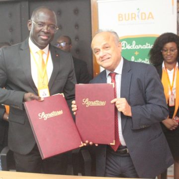 ph. signature convention 1 Bureau ivoirien du droit d’auteur – Le BURIDA et la France signent une convention