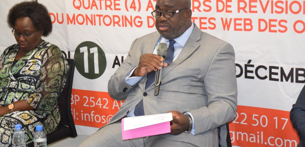 Monitoring 2.0 avec la CAIDP – Des ateliers à Abidjan pour réviser les critères des sites web des organismes publics