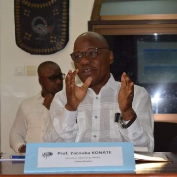 ph. professeur yacouba konaté Abidjan Art Week 2024 – Les arts plastiques en phase avec la CAN 2023