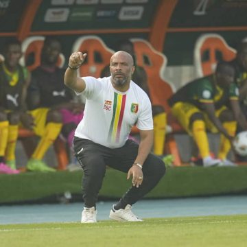 ph.coach mali eric chelle CAN 2023 / Les Aigles éliminés en quarts de finale par les Eléphants (1-2) – Eric Chelle, coach du Mali : « J’ai fait mon travail et j’assume »
