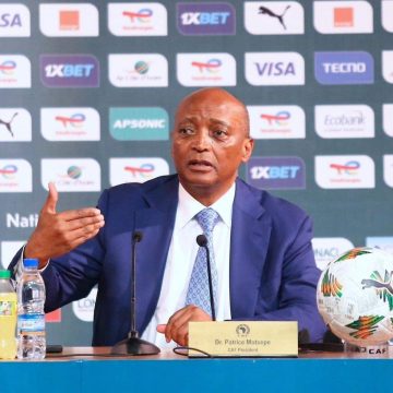 ph.motsepe président caf Organisation de la CAN 2023 / Patrice Motsepe, président de la CAF : « La question des billets est un des points négatifs de cette CAN »