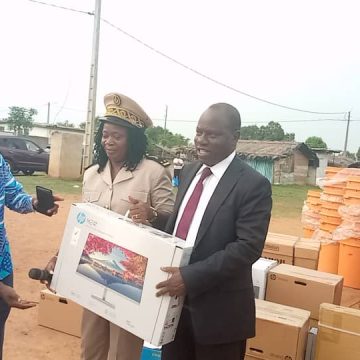 ph.attiégouakro District autonome de Yamoussoukro – Le maire d’Attiégouakro arme ses populations contre l’insalubrité