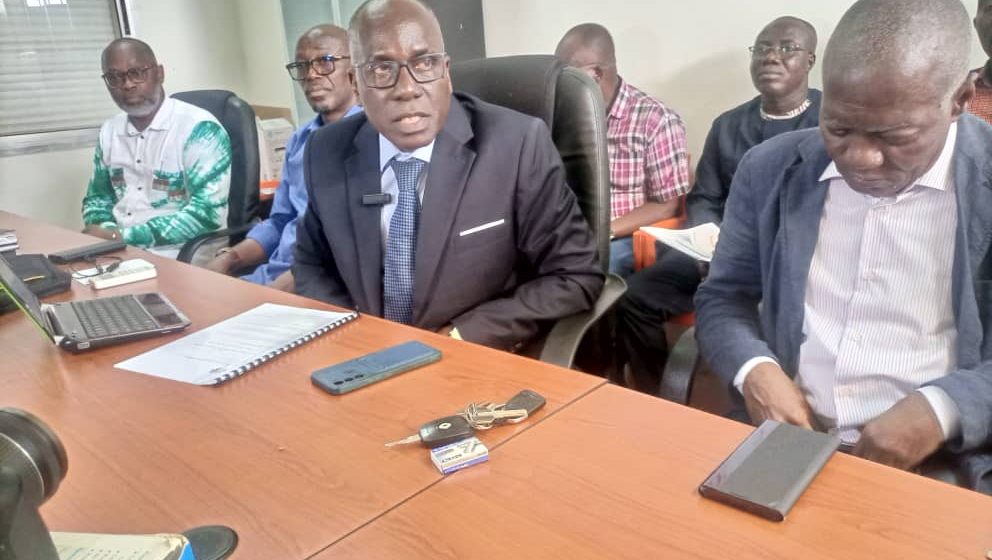 ph.nouveau secrétaire général synares Nouveau SG du SYNARES – Prof Gooré Bi Gnamien fait une mise au point de taille