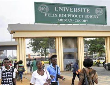 ph. université de cocody abidjan Journée d’hommage aux enseignants et enseignants-chercheurs de l’UFRICA – Une célébration du mérite académique