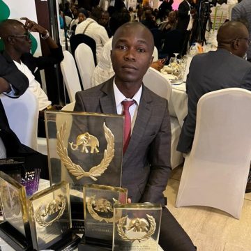 ph.super ebony 2023 bon Journalisme / Super Ebony 2023 – Aimé Ludovic Ly Goha (Radio-Côte d’Ivoire) sacré lauréat