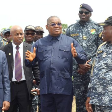 ph.tournée à l'est serey doh 1 Affaires maritimes / Tournée de travail et d’échanges – Le ministre Célestin Serey Doh fait l’état des lieux dans l’arrondissement Est