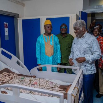 ph.korhogo beugré mambé reconfort Affrontements sanglants à Gbon (Korhogo) – Beugré Mambé apporte le soutien du gouvernement aux blessés
