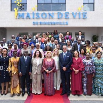 ph. lutte contre cancer enfant 2 bon Côte d’Ivoire / Lutte contre le cancer des enfants – La Première dame, Dominique Ouattara, offre un logis aux familles des patients éloignés