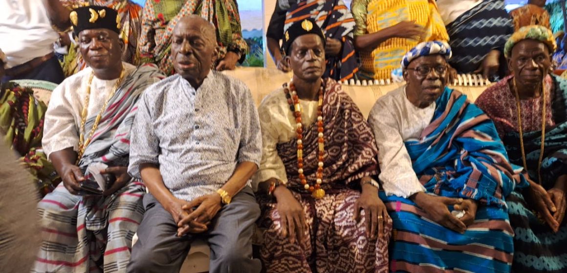 Crise dans le royaume Baoulé – Les chefs traditionnels Baoulé du District d’Abidjan prennent position