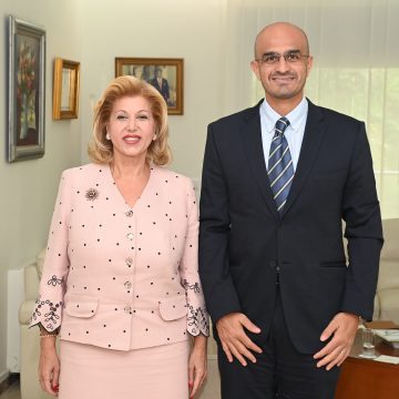 ph. dominique ouattara et directeur general nestle bon Lutte contre le travail des enfants – Mme Dominique Ouattara échange avec le DG de Nestlé Côte d’Ivoire