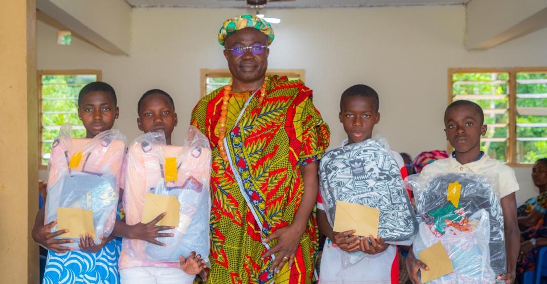 Royaume Ebrah (Grand-Bassam) – Sa Majesté Ahoba Pie X Joseph célèbre 76 sujets valeureux