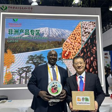 Organisation Internationale du Cacao (ICCO) – Le porte-parole des pays producteurs, l’Ambassadeur Aly Touré, en visite de travail en Chine