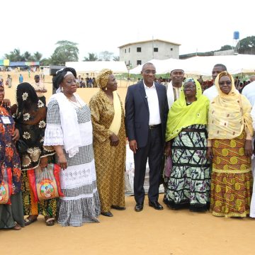 ph.claude sahy soutient les veuves 2 Région du Tonkpi – Claude Sahy annonce l’ouverture d’un centre pour les veuves