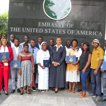 ph. les etats-unis subventionnent Aide à l’autonomisation et Fonds Julia Taft pour les Réfugiés – L’Ambassade des États-Unis offre des subventions à des structures et ONG ivoiriennes