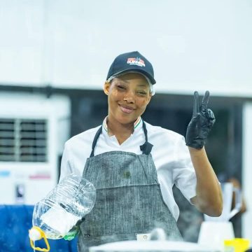 ph. zenab bance record guiness Guinness World Record – Après 131h de marathon culinaire non-stop, Zeinab Bamba Bancé hospitalisée et attend son sacre officiel