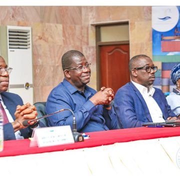 ph.rencontre dockers transport Ports autonomes d’Abidjan et de San-Pedro – Les syndicats des dockers signent une trêve sociale de 5 ans