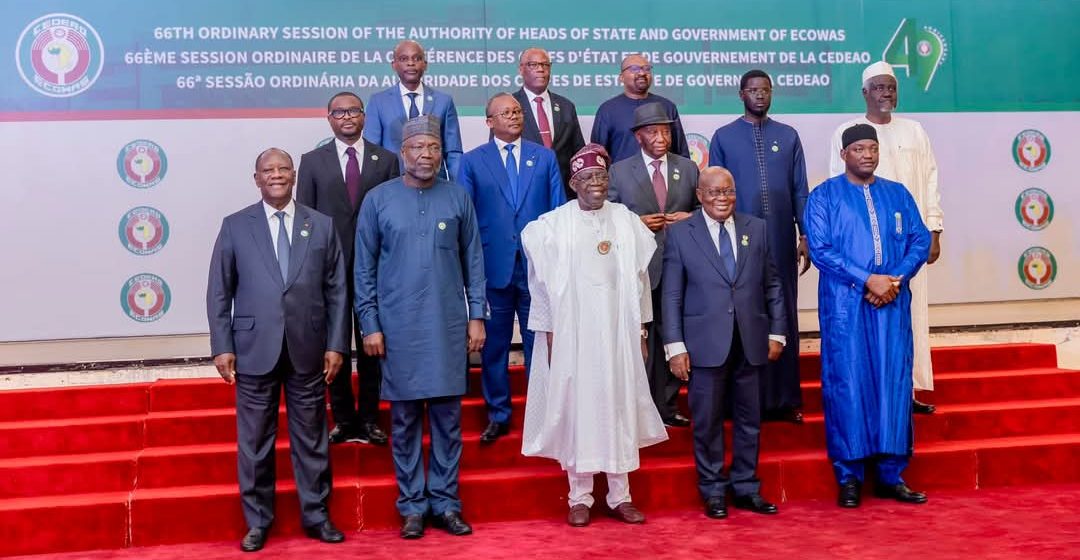 ph.sommet cedeao dimanche 15 decembre 2024 Sommet d’Abuja – Burkina Faso, Mali et Niger partent le 29 janvier 2025, le « Oui » triste et conditionné de la CEDEAO