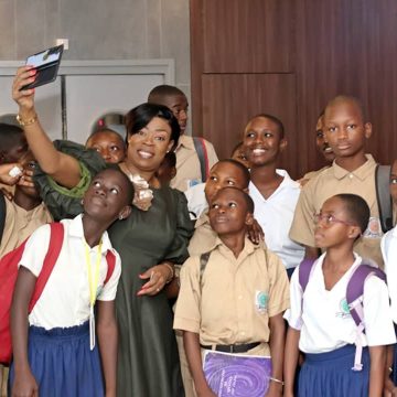 ph. fréquence 2 emission avec écoles Radio / Saison 6 de « Fréquence 2 dans mon école » – L’excellence promue dans 10 villes