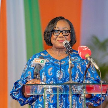 ph.anne ouloto ministre d'état Côte d’Ivoire / Fonction publique – Le message d’Anne Désirée Ouloto aux nouveaux fonctionnaires