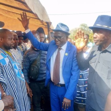 Man – Le député Sia André octroie des indemnités aux chefs de village de la sous-préfecture