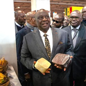 ph.adjoumani ministre Salon internationale de l’agriculture (SIA) – Kobenan Kouassi Adjoumani explore de nouveaux débouchés pour les produits agricoles transformés localement