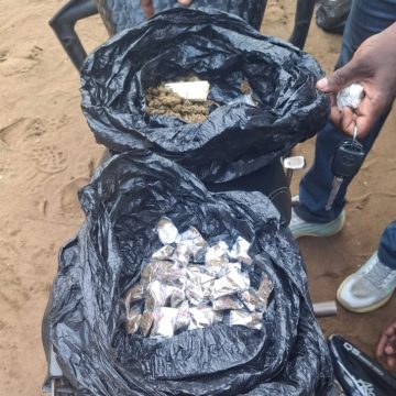 Bonoua – Des sachets de drogue dissimulés dans la carrosserie d’une moto saisis par la police