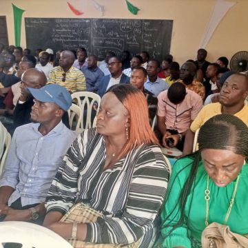 ph. agents en colère contre amédé kouakou Ministère de l’équipement et de l’entretien routier – Grosse colère des fonctionnaires et contractuels contre Amédée Kouakou