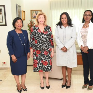 ph.audience madame ouattara et banque mondiale Relations Côte d’Ivoire – Banque mondiale – Échanges fructueux entre Dominique Ouattara et Marie Chantal Uwanyiligira