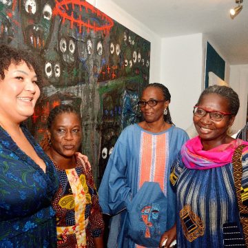ph. fille d'amadou kourouma métisse Abidjan Art Week 2025 – Le célèbre écrivain Ahmadou Kourouma inspire les arts visuels à La Rotonde des arts