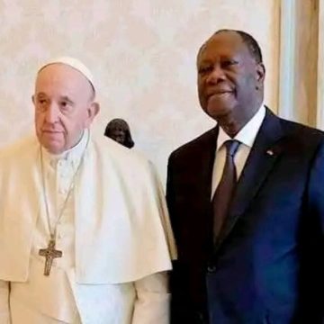 ph.alassane ouattara et feu le pape françois Décès du Pape François – Le président Ouattara salue la mémoire d’un « infatigable artisan de paix et de justice sociale »