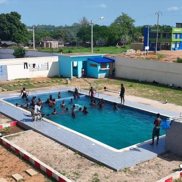 Dabakala – Une piscine de deux bassins ouverte pour les  jeunes et les adultes